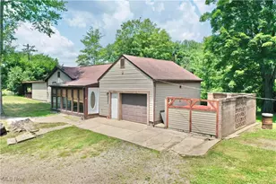 33 Knight Ln, Big Bend, WV 26136 - Photo 2