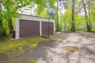 14269 Superior Rd, Cleveland Heights, OH 44118 - Photo 2