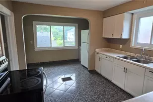 914 Dan St, Akron, OH 44310 - Photo 4