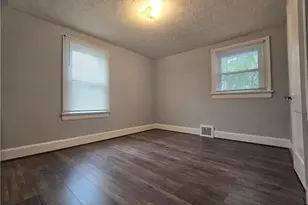 914 Dan St, Akron, OH 44310 - Photo 8