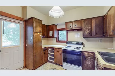 1811 Randolph Road, Mogadore, OH 44260 - Photo 4