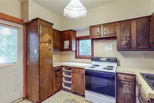 1811 Randolph Rd, Mogadore, OH 44260 - Photo 4