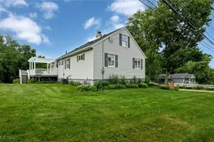 7060 Manchester Rd, New Franklin, OH 44614 - Photo 4