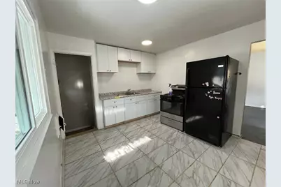 17005 Lipton Avenue, Loveland, OH 44128 - Photo 8