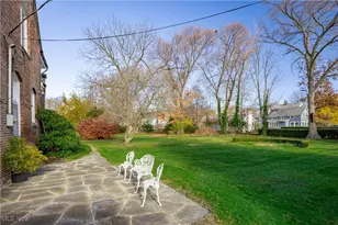 27 Garfield Ln, Bratenahl, OH 44108 - Photo 4