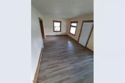 207 E Lucius Avenue, Youngstown, OH 44507 - Photo 2