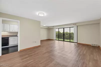 12550 Lake Avenue #1002, Oakwood, OH 44107 - Photo 2