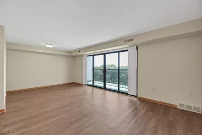 12550 Lake Avenue #1002, Oakwood, OH 44107 - Photo 4