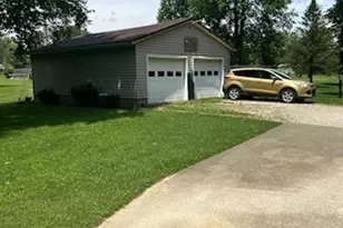 66421 Wolfs Den Rd, Cambridge, OH 43725 - Photo 2