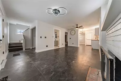 17005 Mapleboro Avenue, Maple Heights, OH 44137 - Photo 4