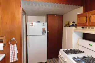 30051 Regent Rd, Wickliffe, OH 44092 - Photo 6