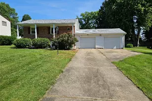 3890 Ayrshire Dr, Youngstown, OH 44511 - Photo 2