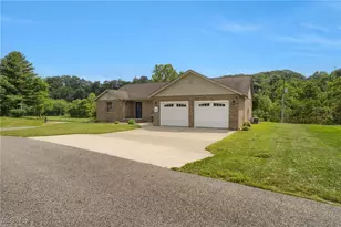 45330 Maple View Cir, Caldwell, OH 43724 - Photo 2