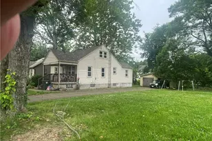 429 Gobel Ave NE, Canton, OH 44704 - Photo 2