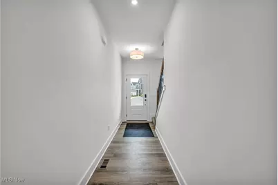 9055 Ledge View Terrace, Grandview Heights, OH 44147 - Photo 4