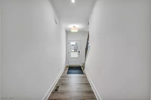 9055 Ledge View Ter, Grandview Heights, OH 44147 - Photo 4