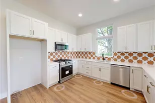 120 Cider Mill, Chardon, OH 44024 - Photo 6