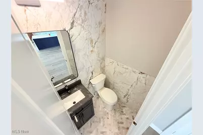 2048 Forest Drive, Eastlake, OH 44095 - Photo 20