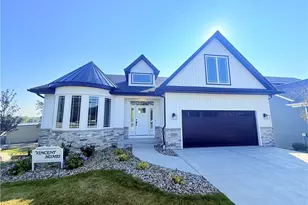 2048 Forest Dr, Eastlake, OH 44095 - Photo 12