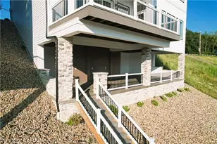 2048 Forest Dr, Eastlake, OH 44095 - Photo 40