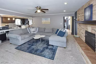 2301 W Royalton Road, Grandview Heights, OH 44147 - Photo 2