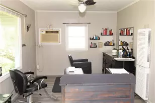 204 W Union Ave, West Lafayette, OH 43845 - Photo 4