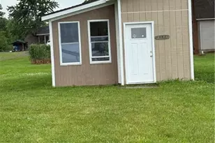 4394 Lake Road N, Geneva, OH 44041 - Photo 8