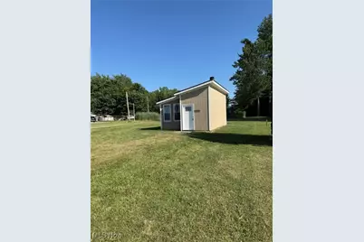 4394 Lake Road N, Geneva, OH 44041 - Photo 2