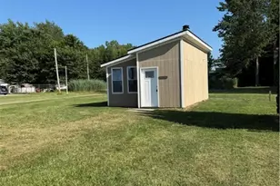 4394 Lake Road N, Geneva, OH 44041 - Photo 2