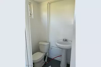 4394 Lake Road N, Geneva, OH 44041 - Photo 4