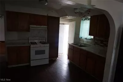 1088 Packard Drive, Akron, OH 44320 - Photo 6