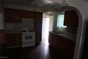 1088 Packard Dr, Akron, OH 44320 - Photo 6