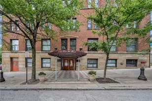 1133 W 9th St, Loveland, OH 44113 - Photo 2