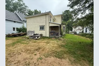 247 Whitney Street, Conneaut, OH 44030 - Photo 2