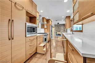 8001 Robin Ln, Brecksville, OH 44141 - Photo 22