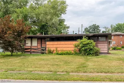 1105 35th Street NW, Canton, OH 44709 - Photo 1