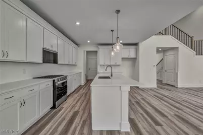 2090 Glenmont Drive, Brunswick, OH 44212 - Photo 8