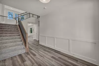 2090 Glenmont Drive, Brunswick, OH 44212 - Photo 4