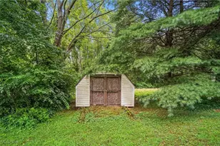 1660 Martin Rd, Mogadore, OH 44260 - Photo 12