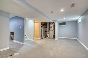 1211 W 10th St, Lorain, OH 44052 - Photo 28