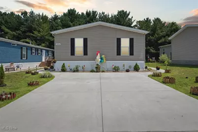 3056 Bent Creek Circle SW, Massillon, OH 44647 - Photo 2