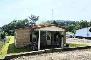 315 Euclid Ave, Jewett, OH 43986 - Photo 2