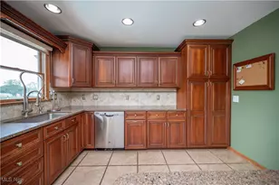 610 S Newton Falls Rd, Diamond, OH 44412 - Photo 32