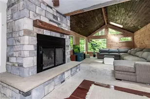 9723 Thwing Rd, Chardon, OH 44024 - Photo 8