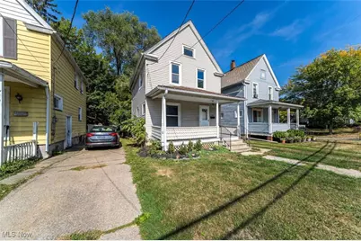 703 E River Street, Elyria, OH 44035 - Photo 2