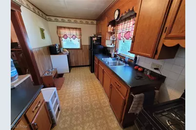 255 W River Road N, Elyria, OH 44035 - Photo 8