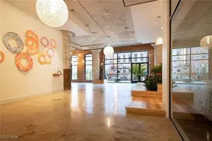 725 Johnson Ct, Loveland, OH 44113 - Photo 2