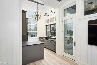 2324 Hard Rock Way, Hinckley, OH 44233 - Photo 6