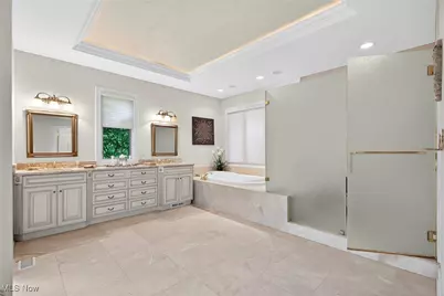 18100 Hawksmoor Way, Chagrin Falls, OH 44023 - Photo 24