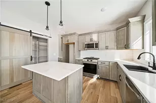 1572 Championship Cir SE, Massillon, OH 44646 - Photo 12